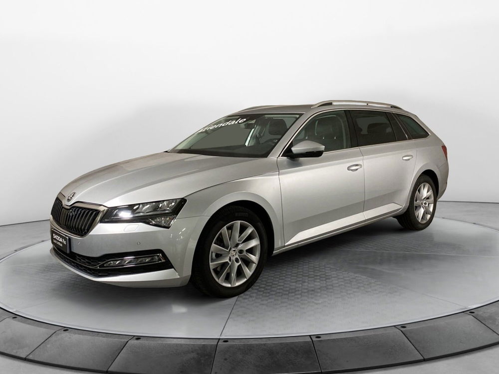 Skoda Superb Station Wagon nuova a Varese