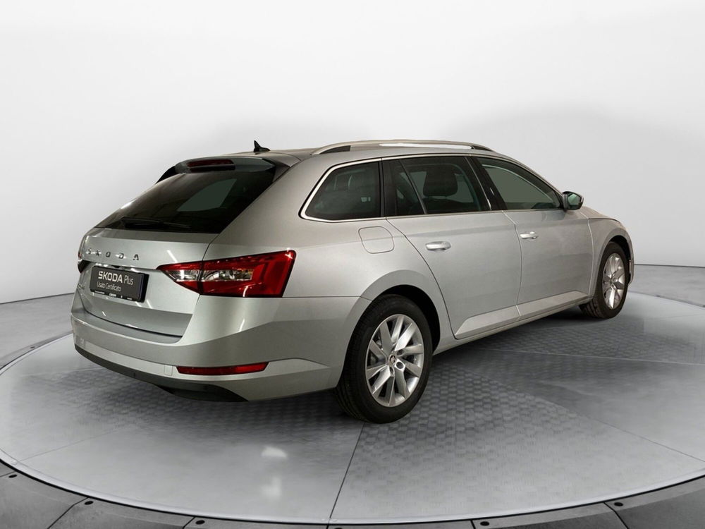 Skoda Superb Station Wagon nuova a Varese (6)