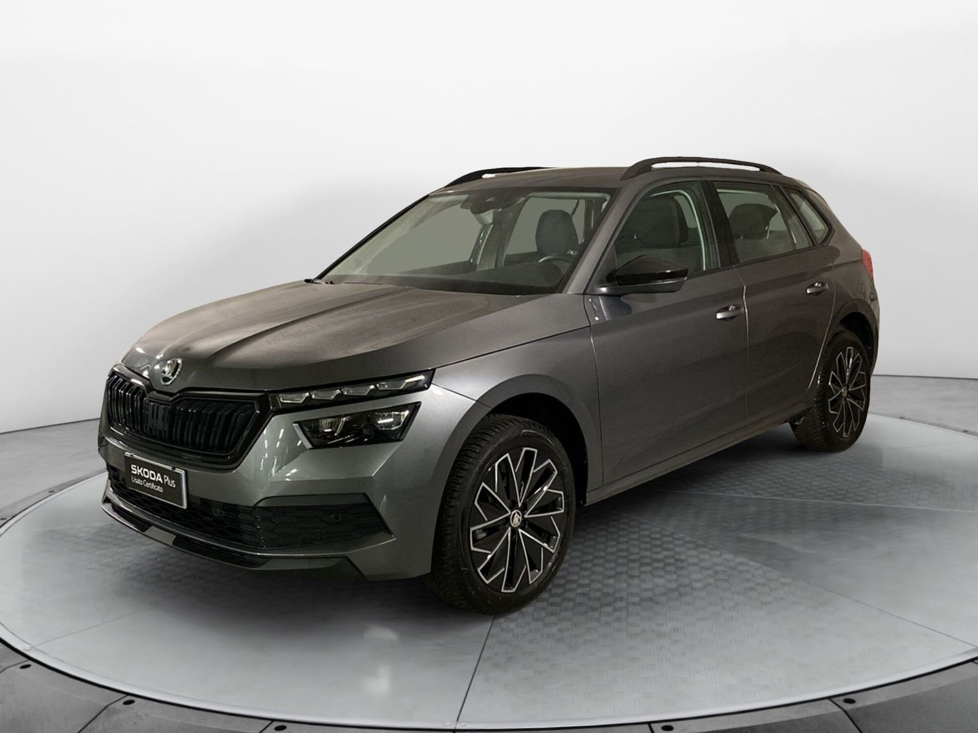 Skoda Kamiq 1.0 tsi Black Dots 95cv del 2023 usata a Carnago