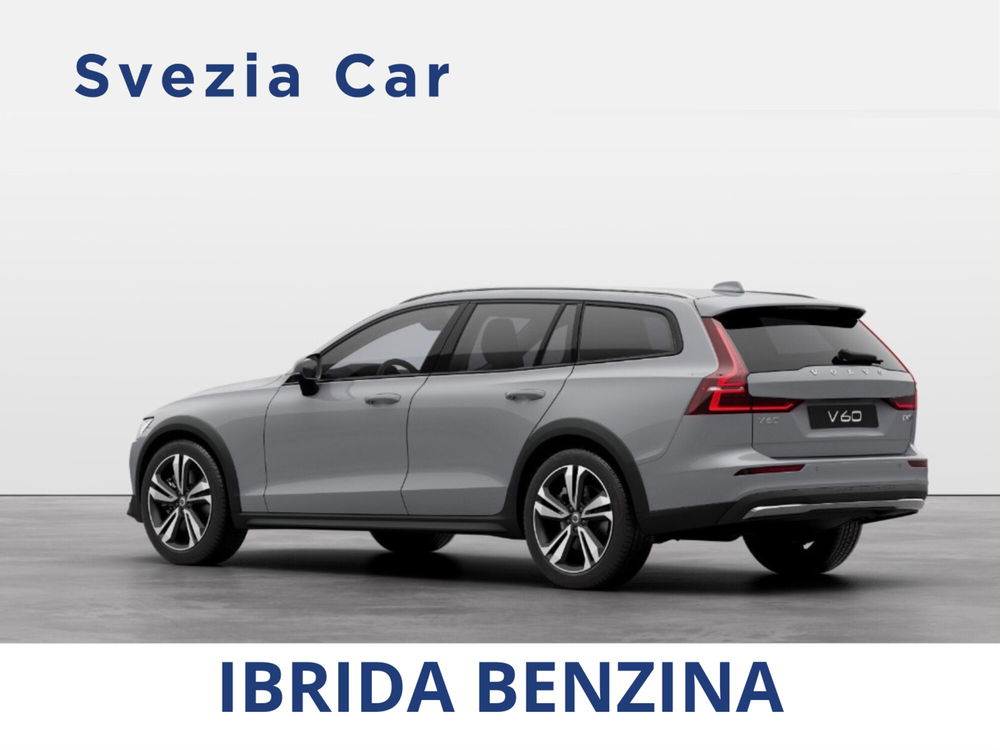 Volvo V60 Cross Country nuova a Milano (3)