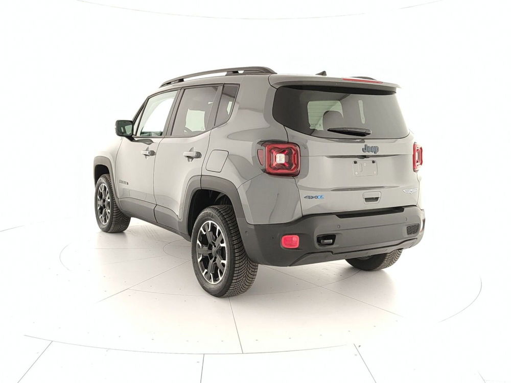 Jeep Renegade nuova a Caserta (4)