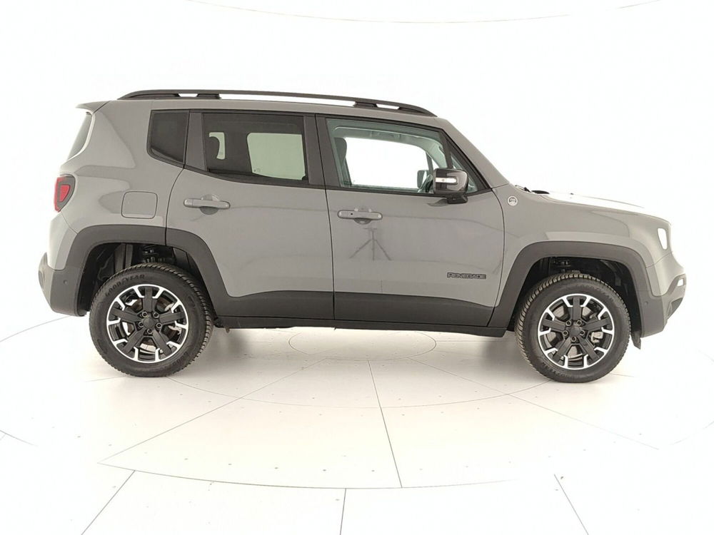 Jeep Renegade nuova a Caserta (7)