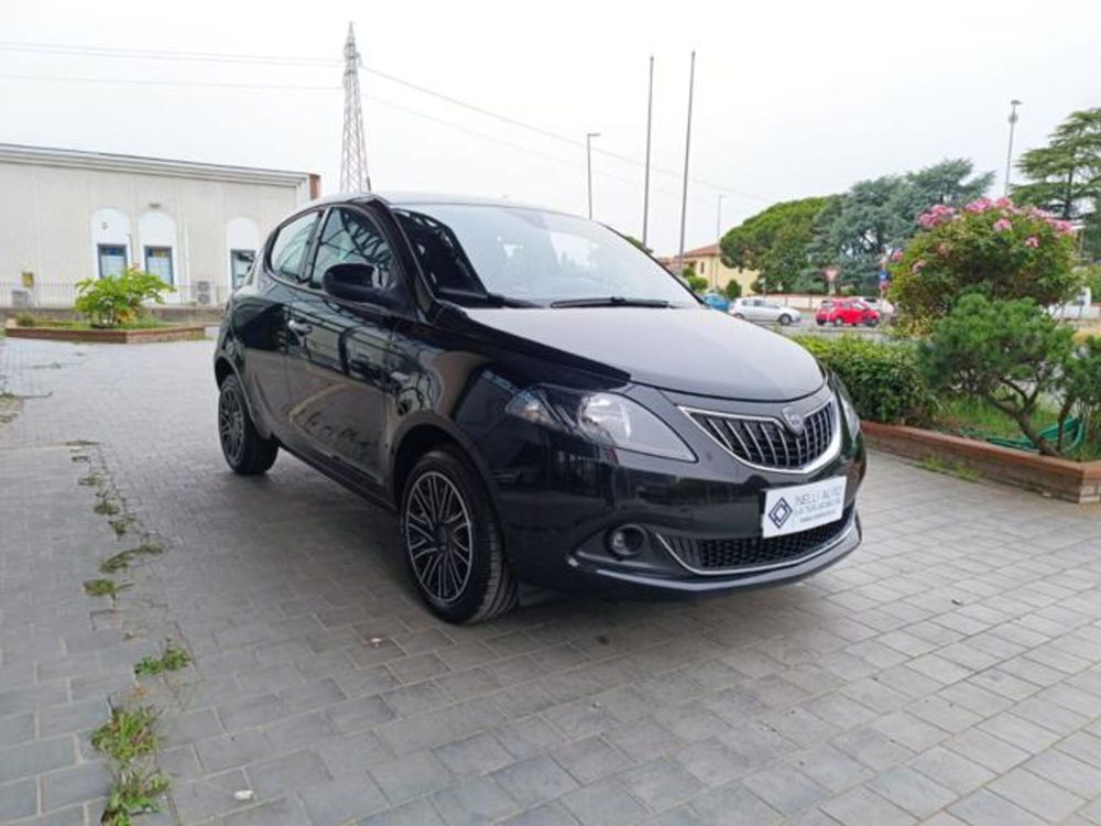 Lancia Ypsilon nuova a Pisa (17)