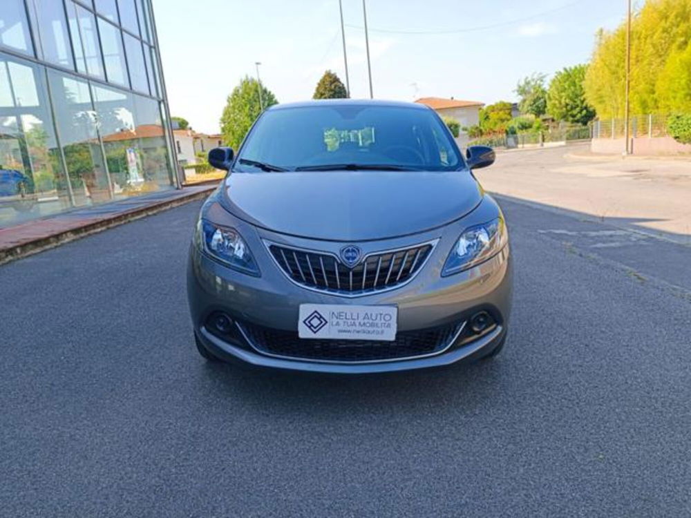 Lancia Ypsilon nuova a Pisa (15)