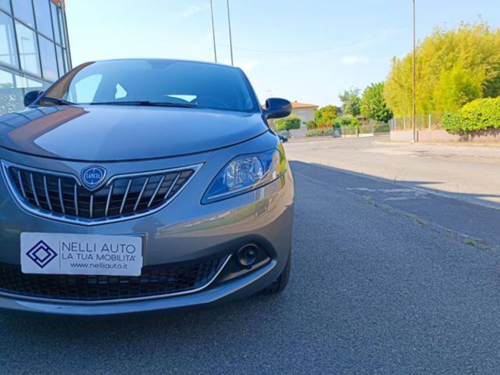 Lancia Ypsilon nuova a Pisa (6)