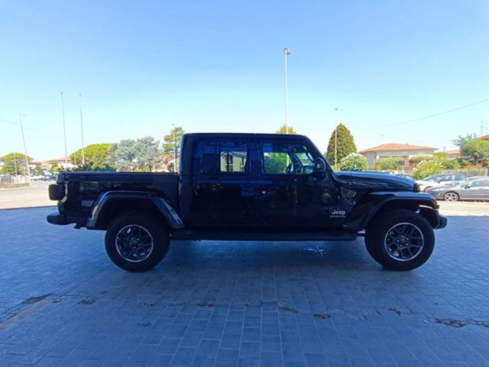 Jeep Gladiator nuova a Pisa (3)