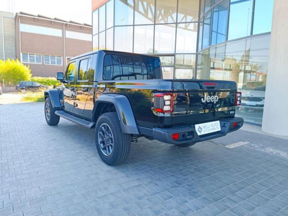 Jeep Gladiator nuova a Pisa (6)