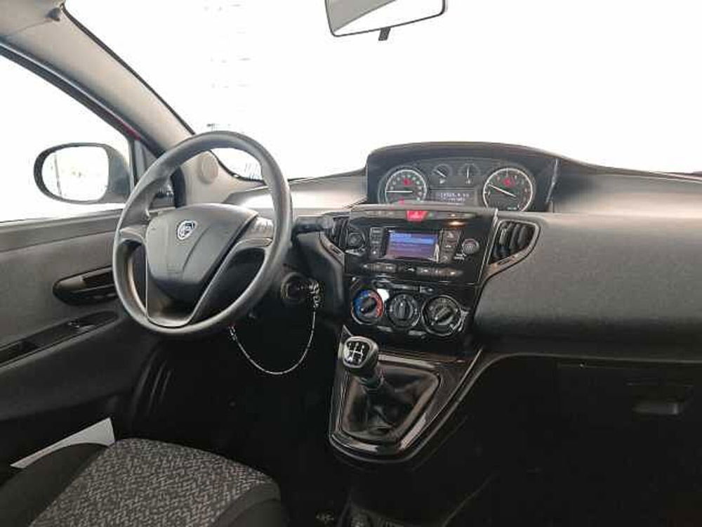 Lancia Ypsilon usata a Palermo (9)