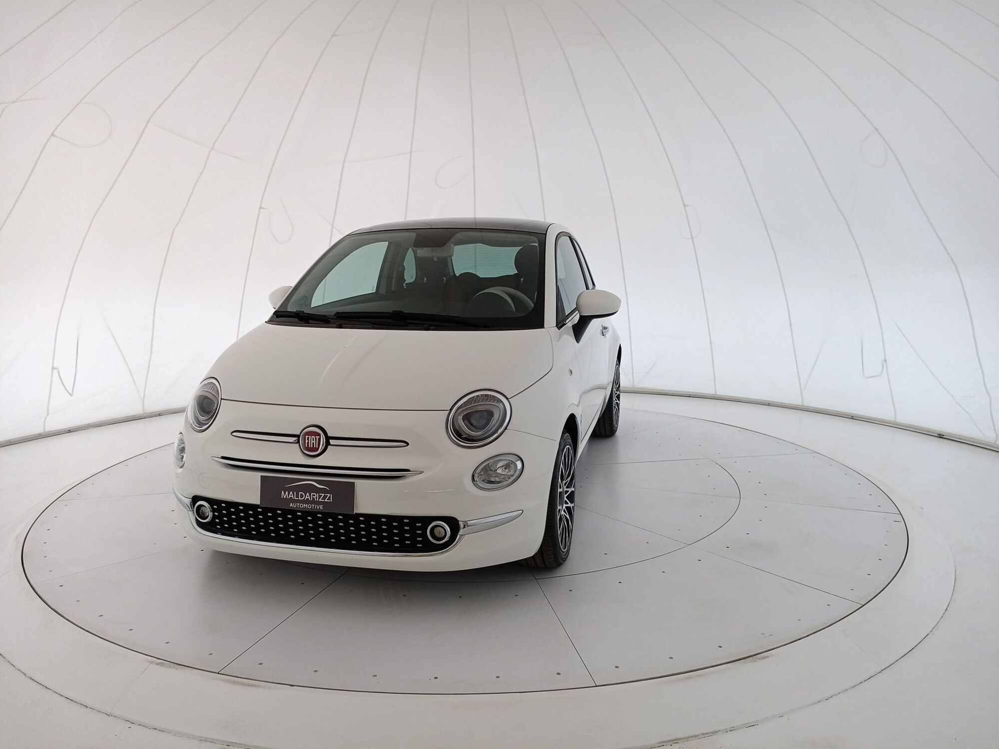 Fiat 500 1.0 hybrid Dolcevita 70cv del 2023 usata a Bari