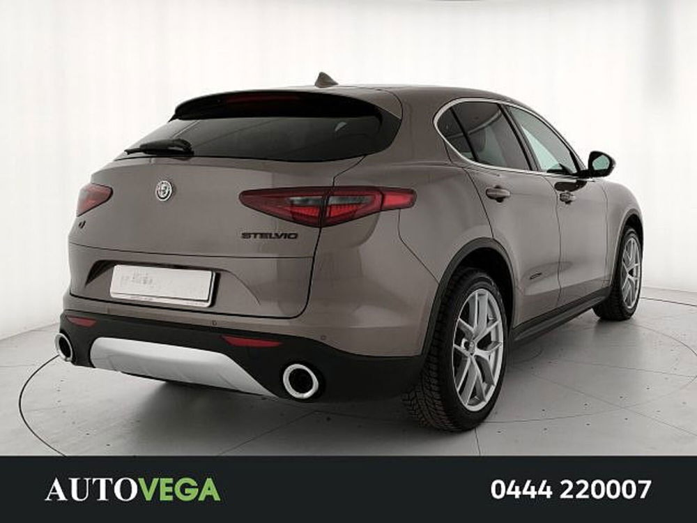 Alfa Romeo Stelvio usata a Vicenza (3)