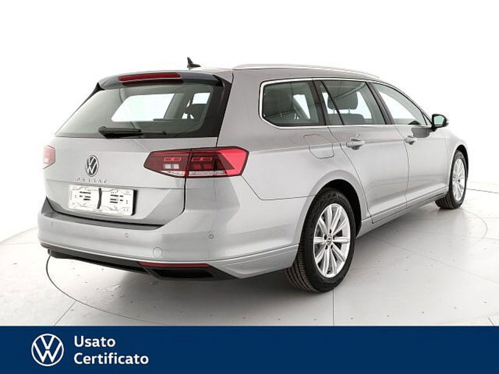 Volkswagen Passat Variant nuova a Vicenza (2)