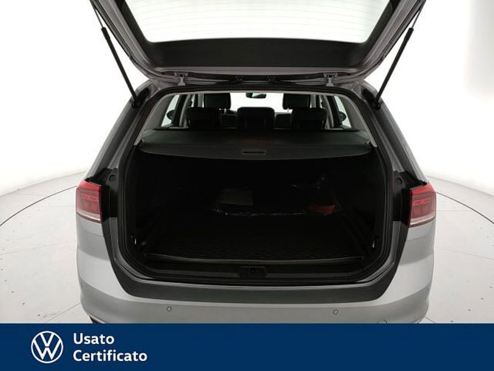 Volkswagen Passat Variant nuova a Vicenza (9)