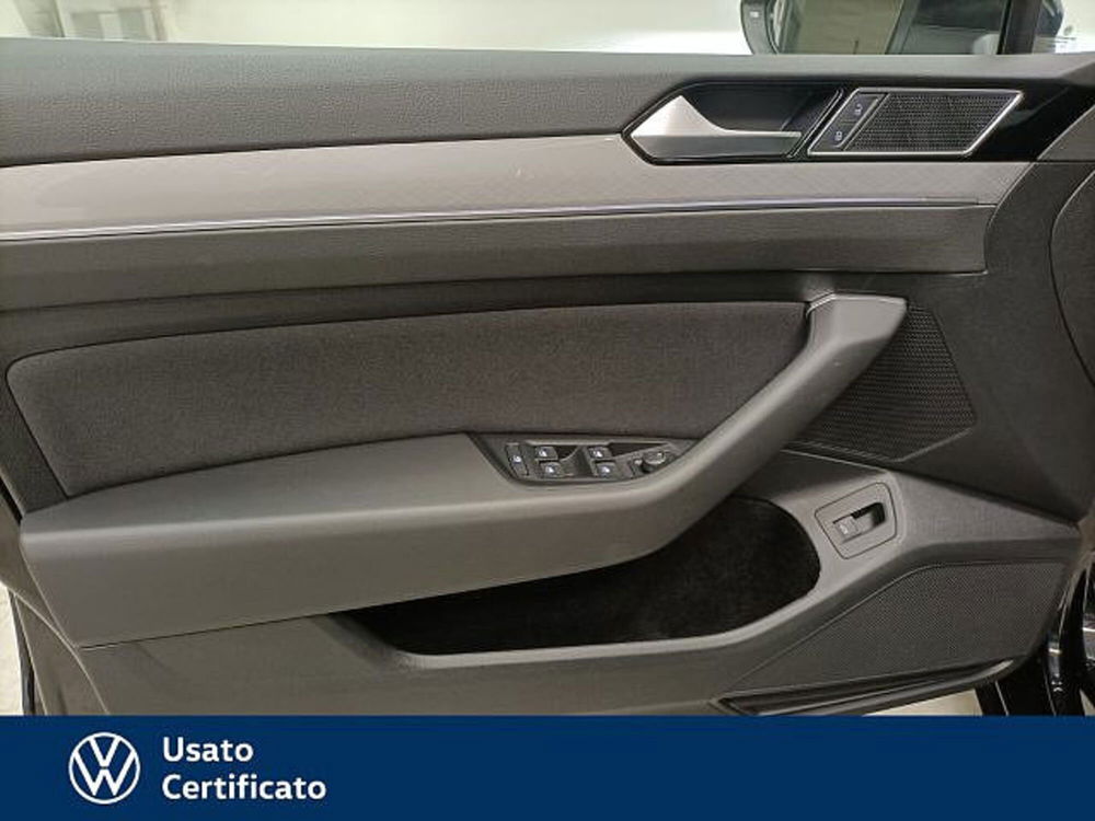 Volkswagen Passat Variant nuova a Vicenza (9)