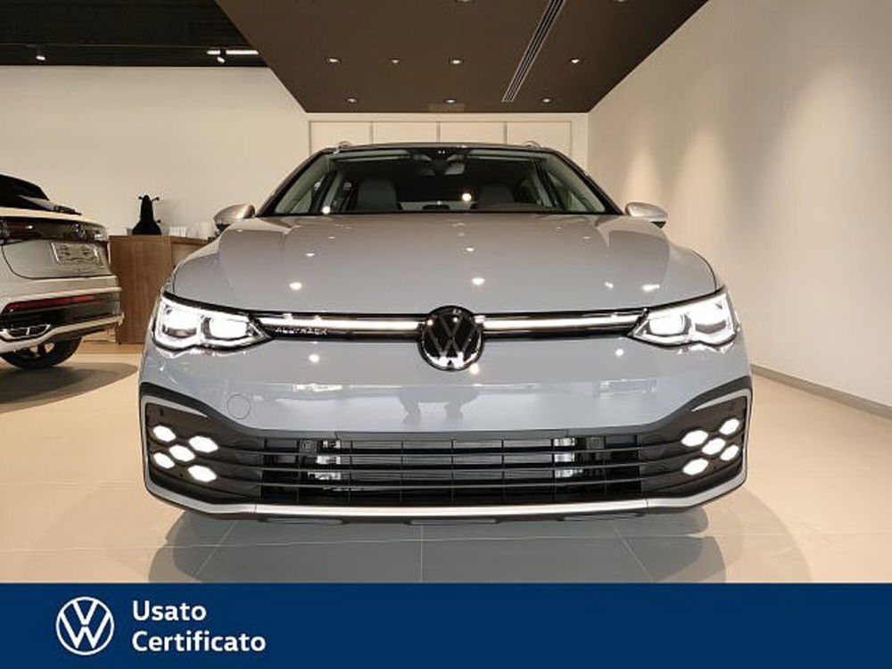 Volkswagen Golf Variant nuova a Vicenza (2)