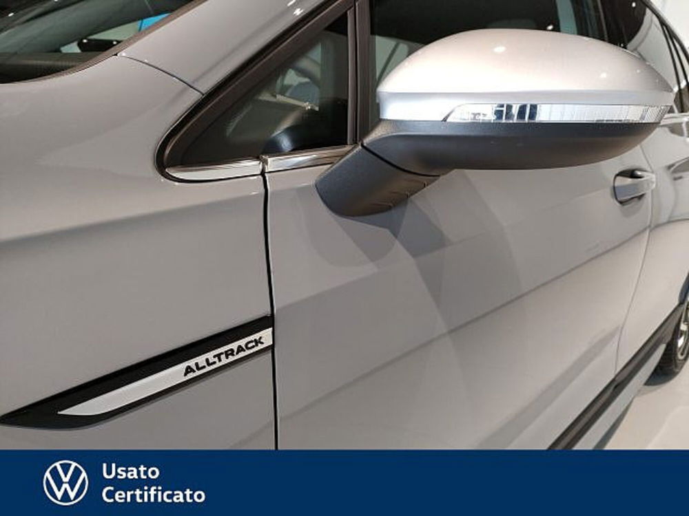 Volkswagen Golf Variant nuova a Vicenza (9)