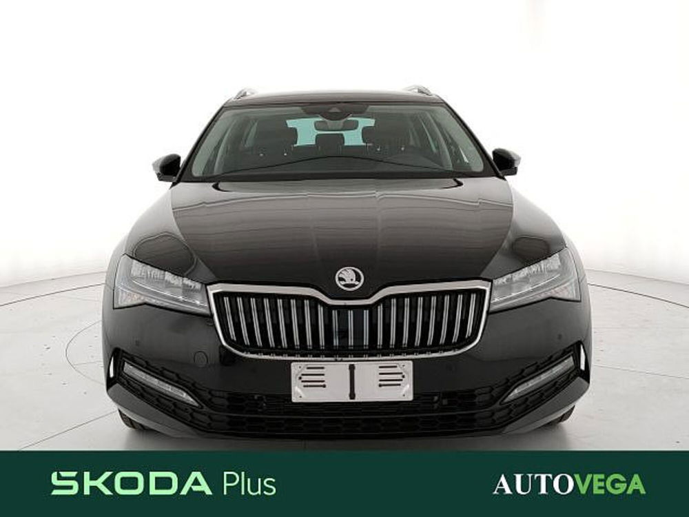 Skoda Superb nuova a Vicenza (2)