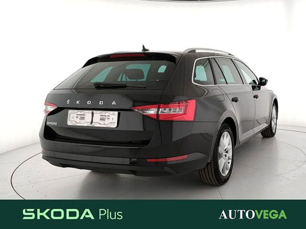 Skoda Superb nuova a Vicenza (3)