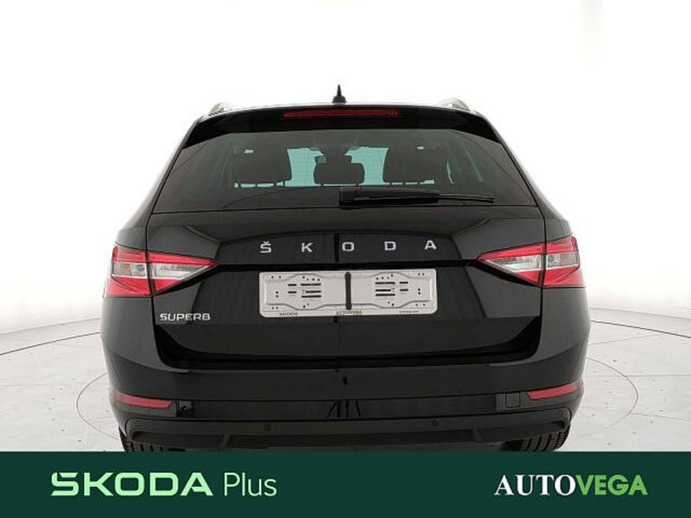 Skoda Superb nuova a Vicenza (4)