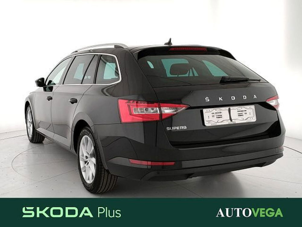 Skoda Superb nuova a Vicenza (5)