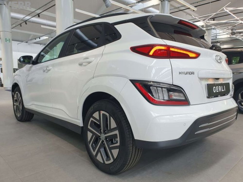 Hyundai Kona nuova a Milano (4)