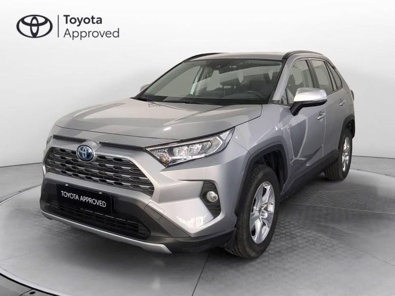 Toyota Rav4 vvt-ie h Active 2wd 218cv e-cvt del 2021 usata a Torino