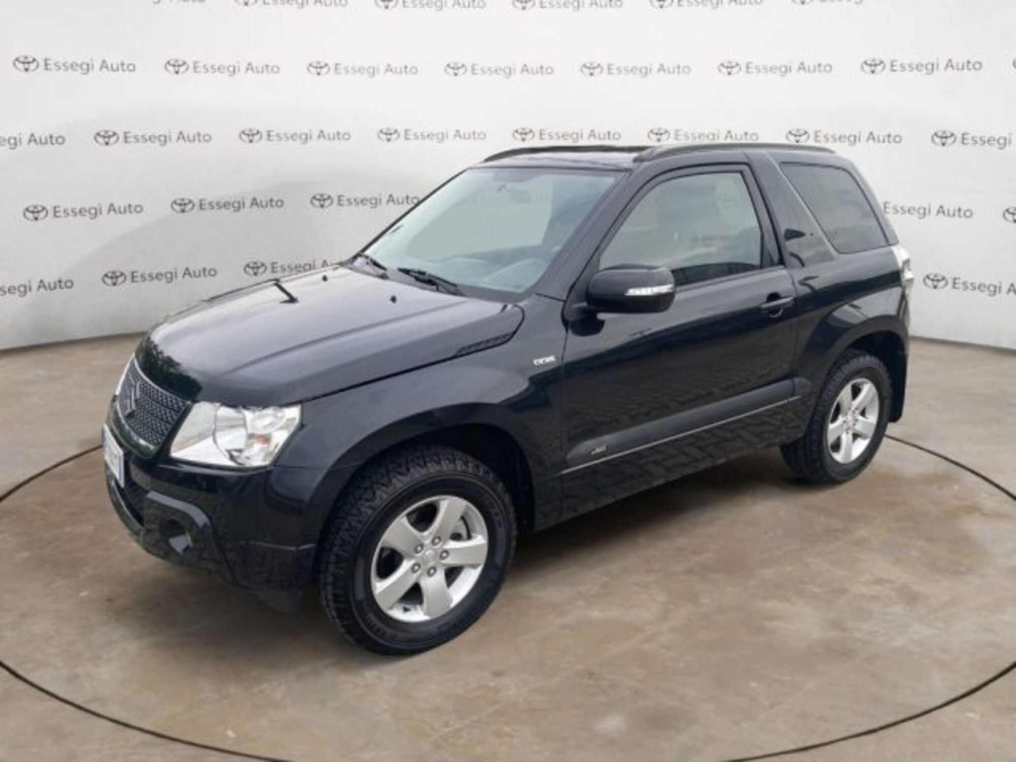 Suzuki Grand Vitara 1.9 DDiS 3 porte Offroad del 2012 usata a Albano Vercellese