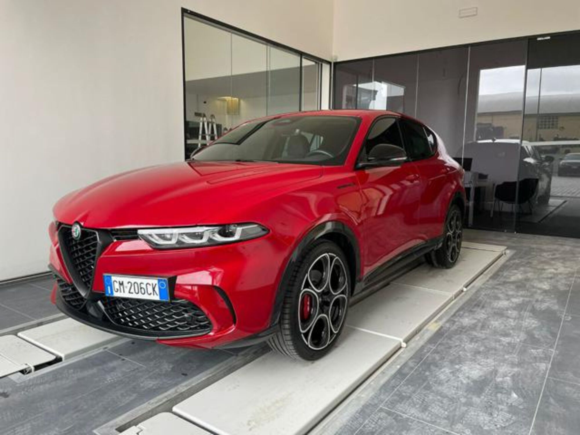 Alfa Romeo Tonale Tonale 1.5 160 CV MHEV TCT7 Edizione Speciale del 2023 usata a Livorno