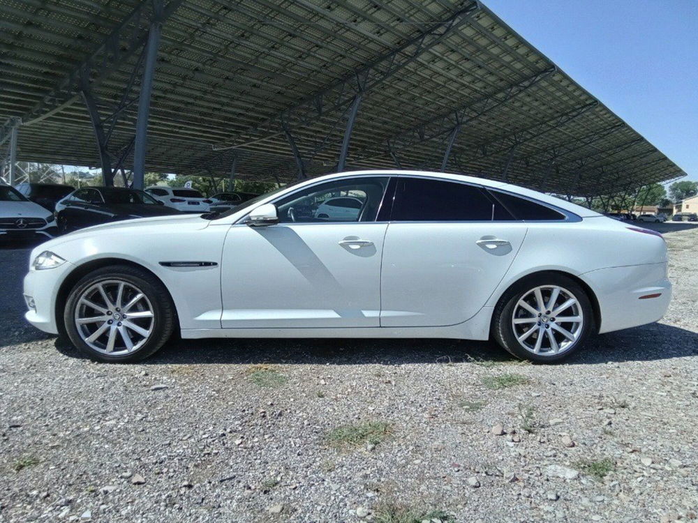 Jaguar XJ usata a Ancona (2)