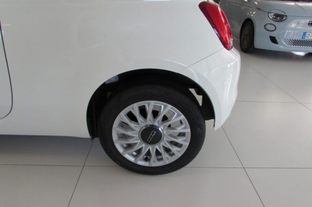 Fiat 500 nuova a Milano (5)