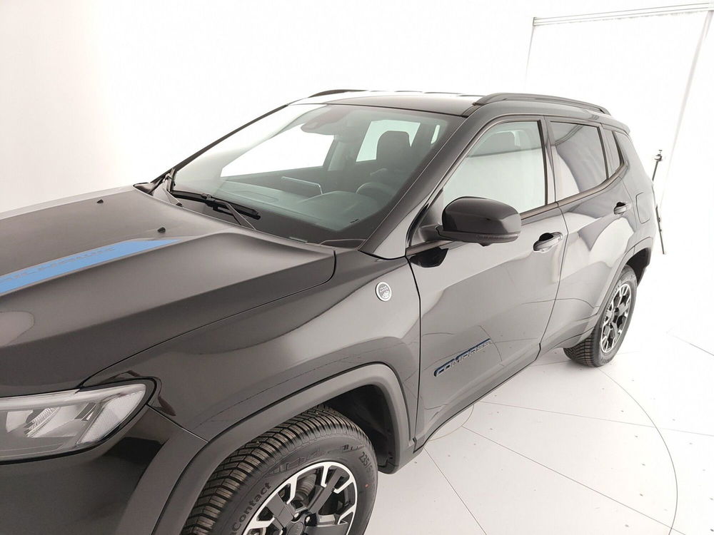 Jeep Compass nuova a Caserta (16)