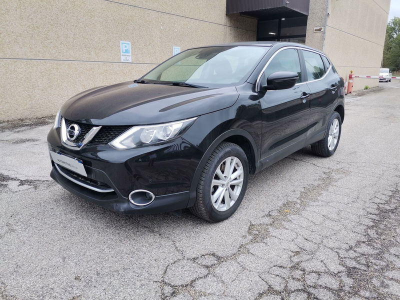 Nissan Qashqai 1.2 DIG-T Acenta  del 2015 usata a Forli&#039;