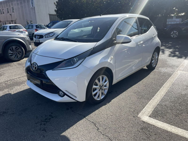 Toyota Aygo 1.0 VVT-i 69 CV 5 porte x-play  del 2015 usata a Imola