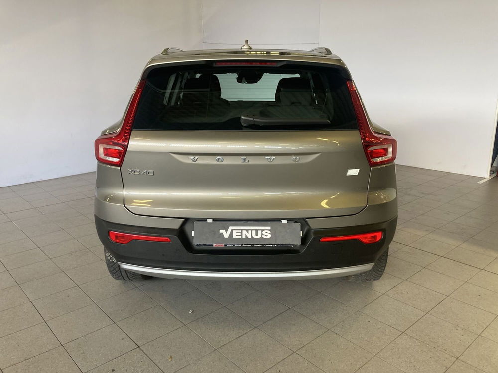 Volvo XC40 usata a Milano (5)