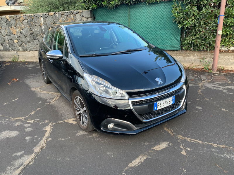 Peugeot 208 100 5 porte Allure  nuova a Riposto