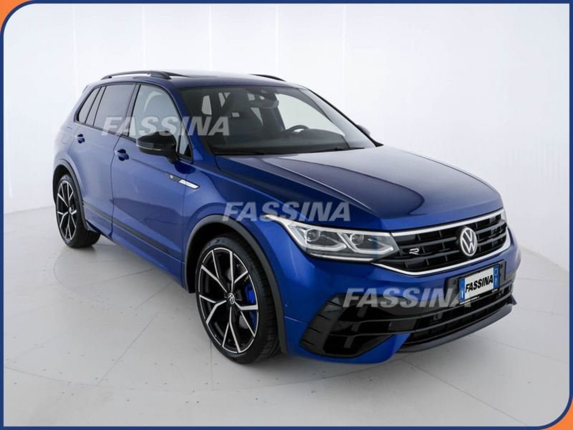 Volkswagen Tiguan 2.0 TSI R DSG 4MOTION del 2021 usata a Milano