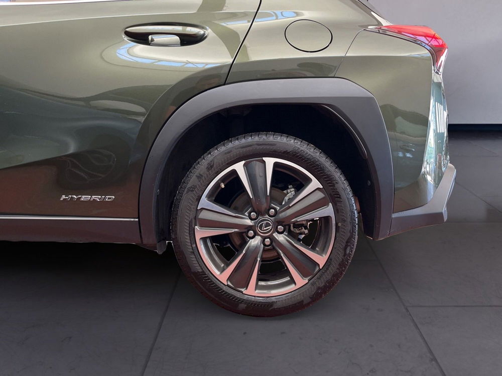 Lexus UX usata a Torino (8)