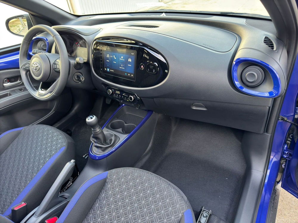 Toyota Aygo X nuova a Ferrara (9)