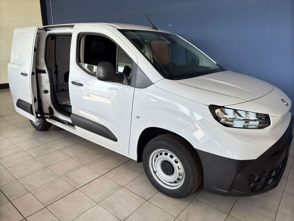 Toyota Proace City nuova a Ferrara (3)