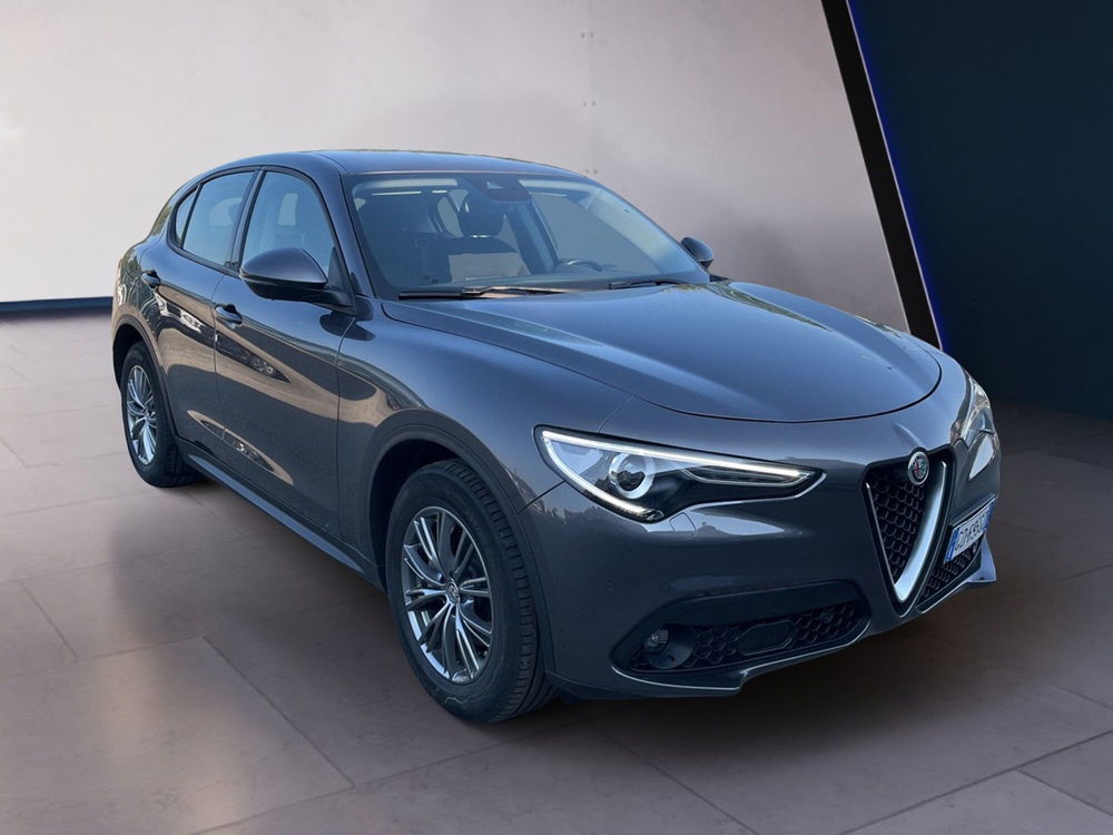 Alfa Romeo Stelvio usata a Torino (3)