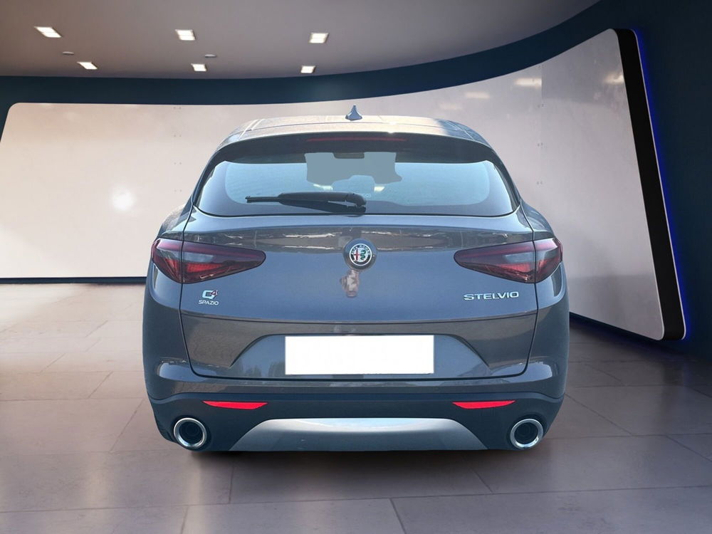 Alfa Romeo Stelvio usata a Torino (6)