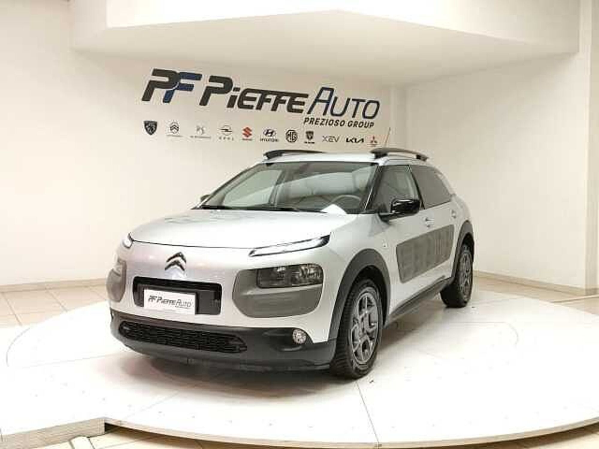 Citroen C4 Cactus BlueHDi 100 Shine del 2015 usata a Teramo