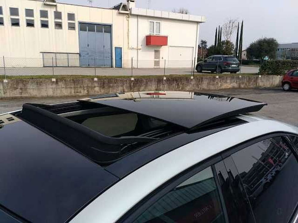 Citroen e-C4 X usata a Treviso (13)