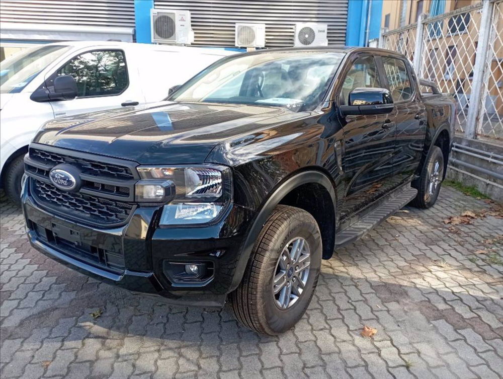 Ford Ranger Pick-up nuova a Milano (3)