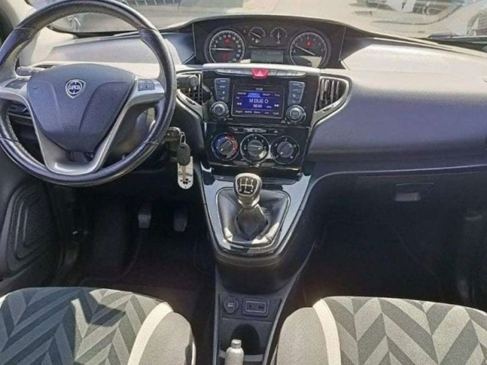 Lancia Ypsilon usata a Firenze (16)