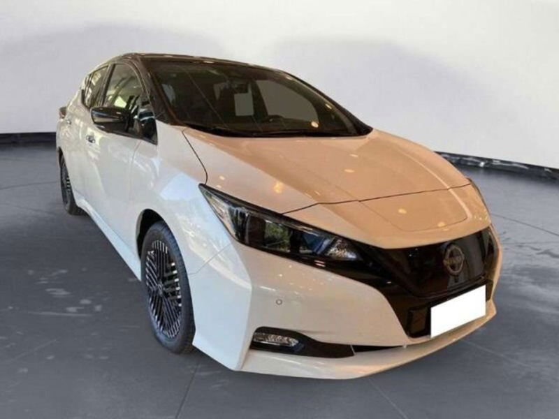 Nissan Leaf 40kWh Tekna 150cv nuova a Empoli