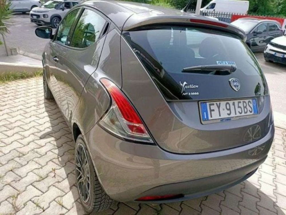 Lancia Ypsilon usata a Firenze (5)