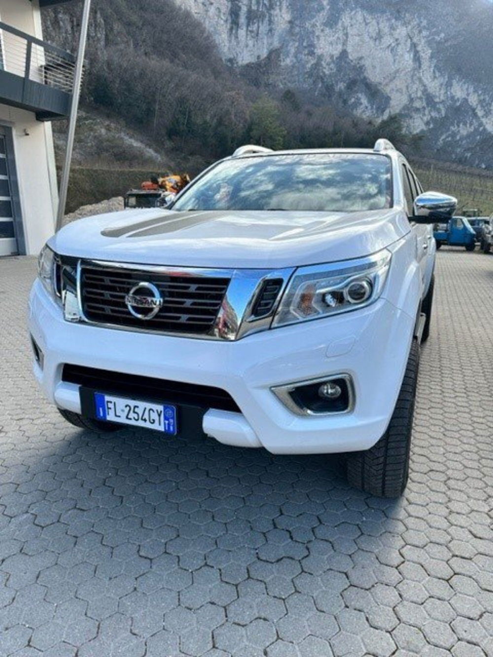 Nissan Navara usata a Trento (2)