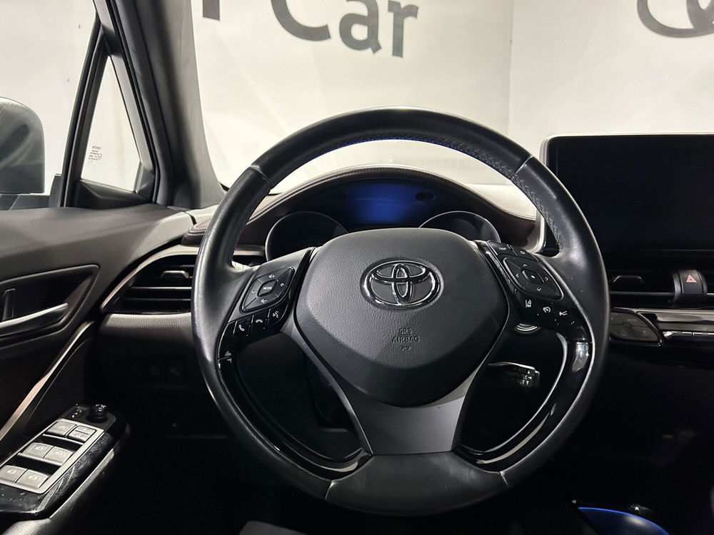 Toyota Toyota C-HR usata a Milano (10)