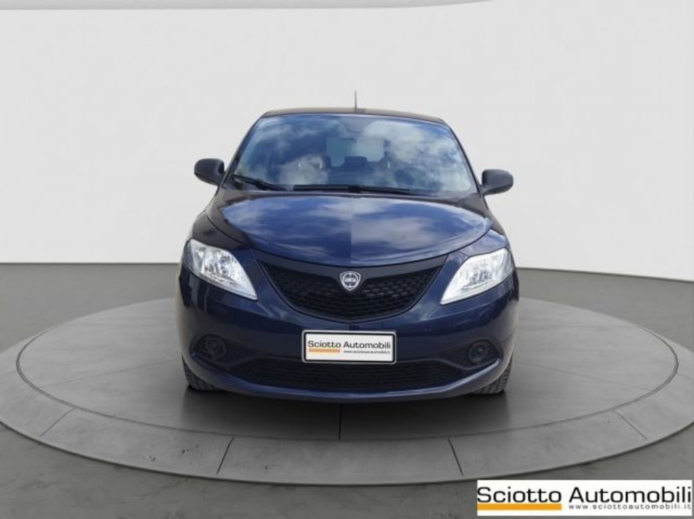 Lancia Ypsilon usata a Messina