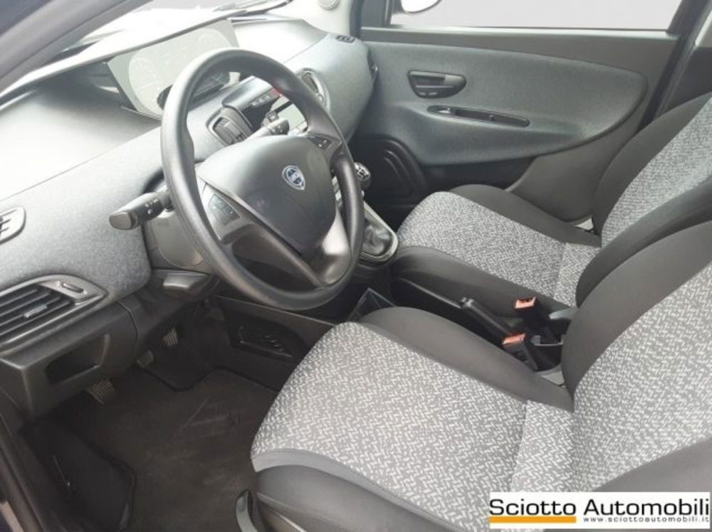 Lancia Ypsilon usata a Messina (9)